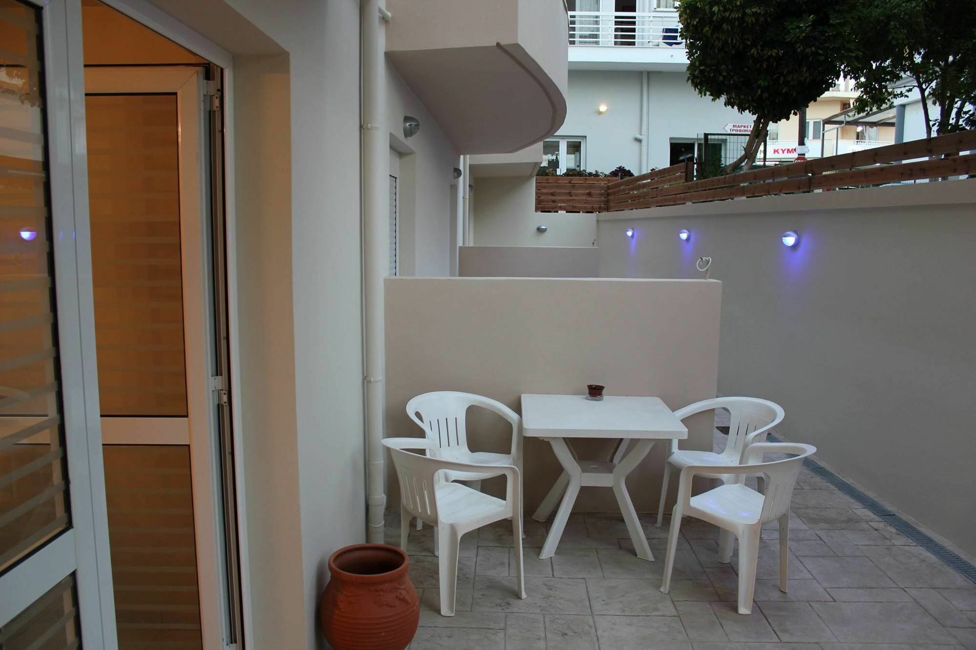 Helen Apartments Rethymno  Exterior photo